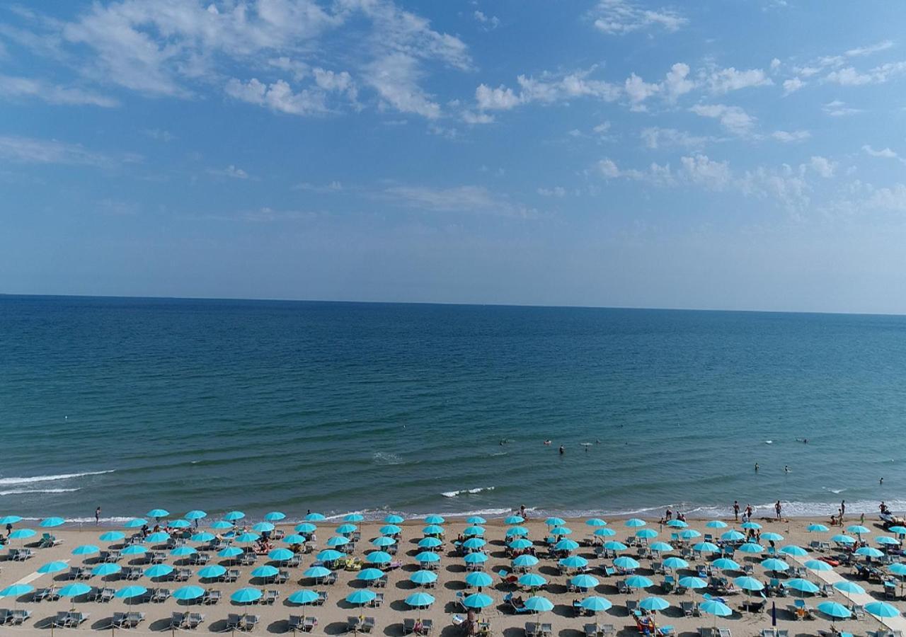 Camping Village Malibu Beach ลิโดดิเยโซโล ภายนอก รูปภาพ