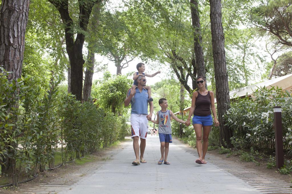 Camping Village Malibu Beach ลิโดดิเยโซโล ภายนอก รูปภาพ