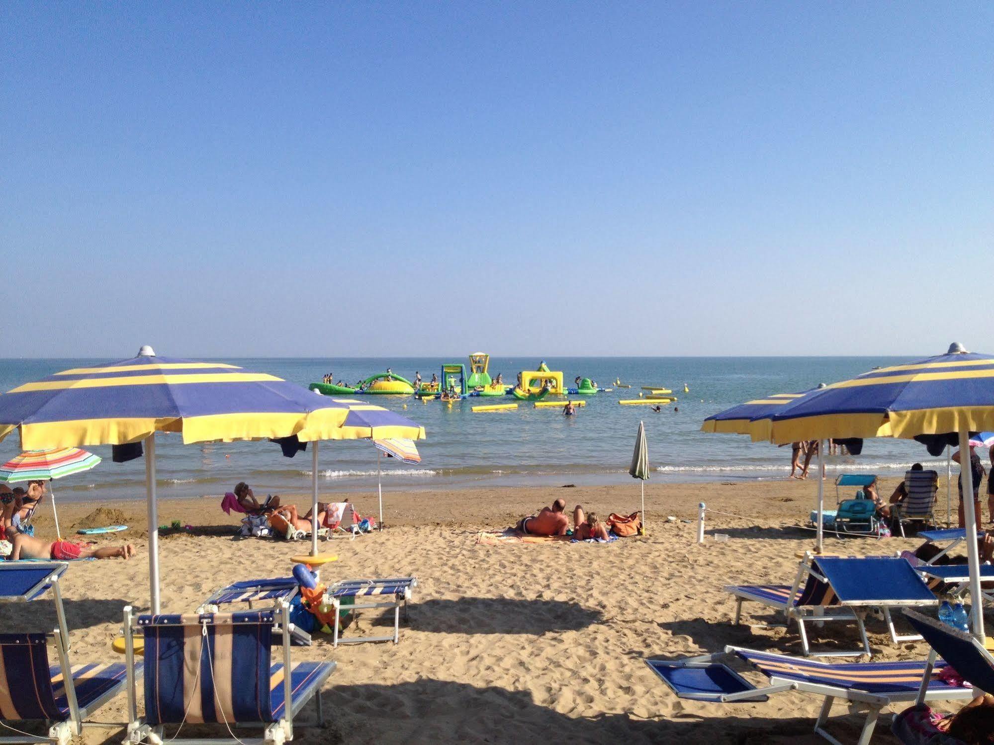 Camping Village Malibu Beach ลิโดดิเยโซโล ภายนอก รูปภาพ