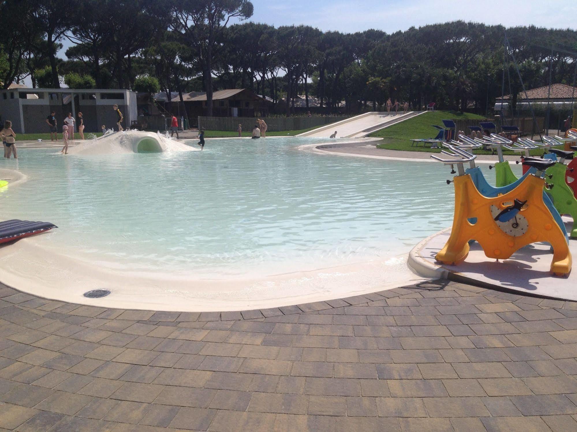 Camping Village Malibu Beach ลิโดดิเยโซโล ภายนอก รูปภาพ