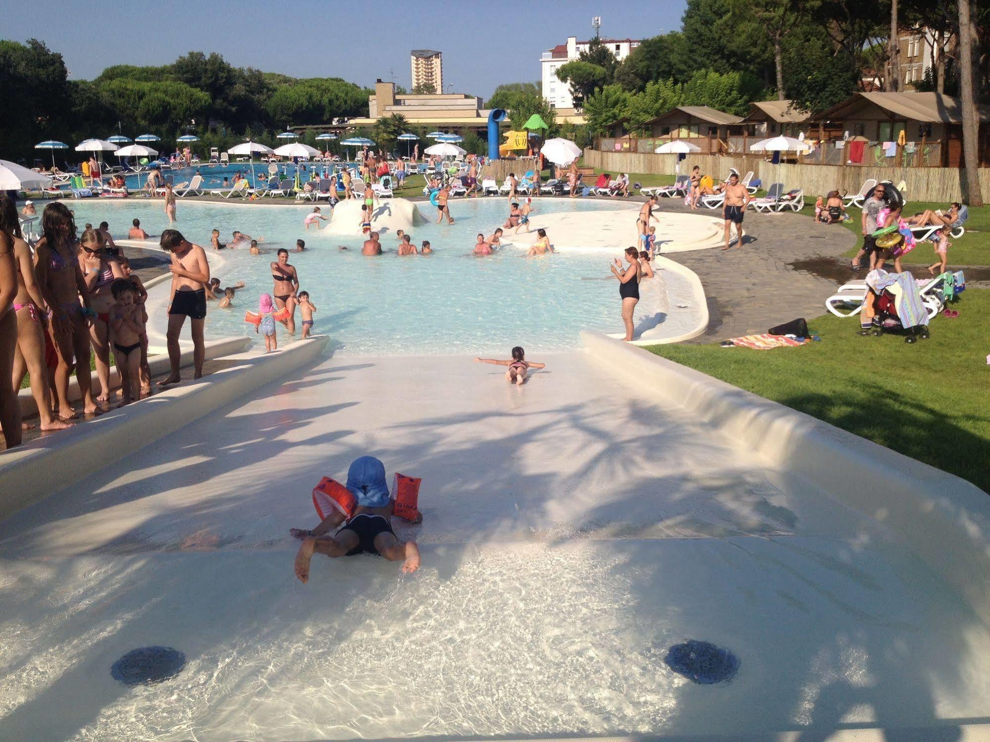 Camping Village Malibu Beach ลิโดดิเยโซโล ภายนอก รูปภาพ